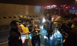 滬昆高速懷化段隧道發(fā)生貨車追尾起火，滯留人員依據(jù)隧道應(yīng)急疏散燈具安全疏散